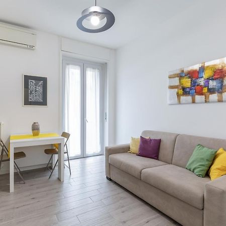 Piazza De Angeli M1 Comfortable Flat With Balcony Milánó Kültér fotó