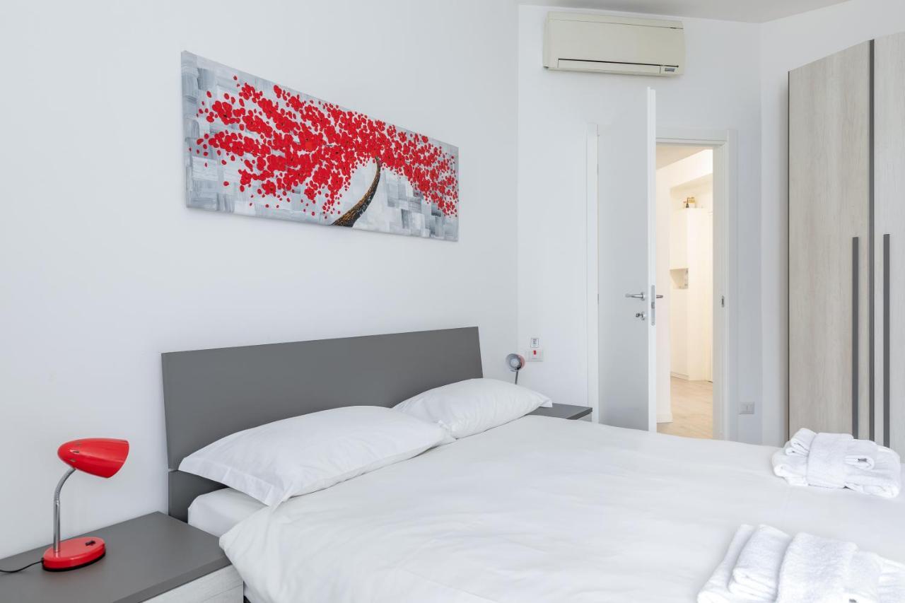 Piazza De Angeli M1 Comfortable Flat With Balcony Milánó Kültér fotó