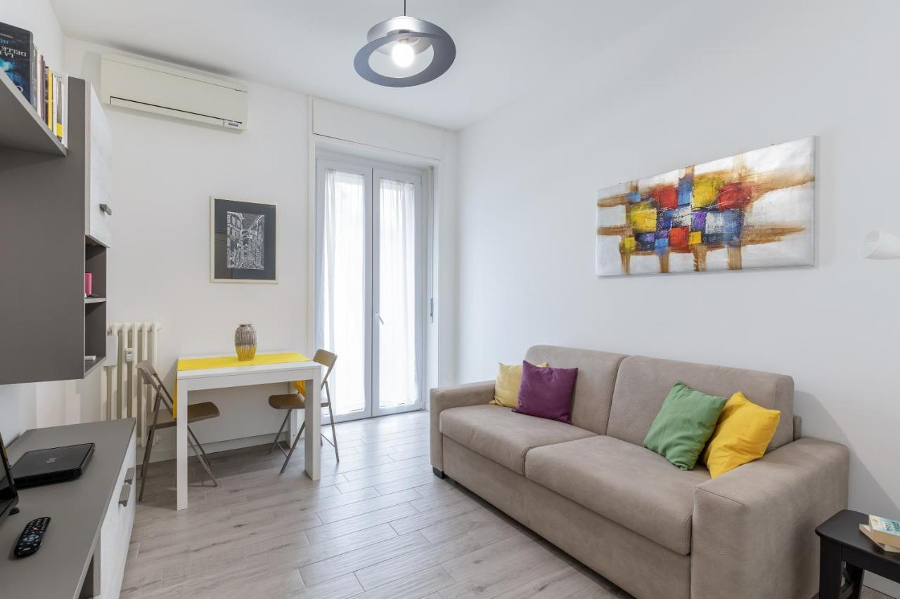 Piazza De Angeli M1 Comfortable Flat With Balcony Milánó Kültér fotó
