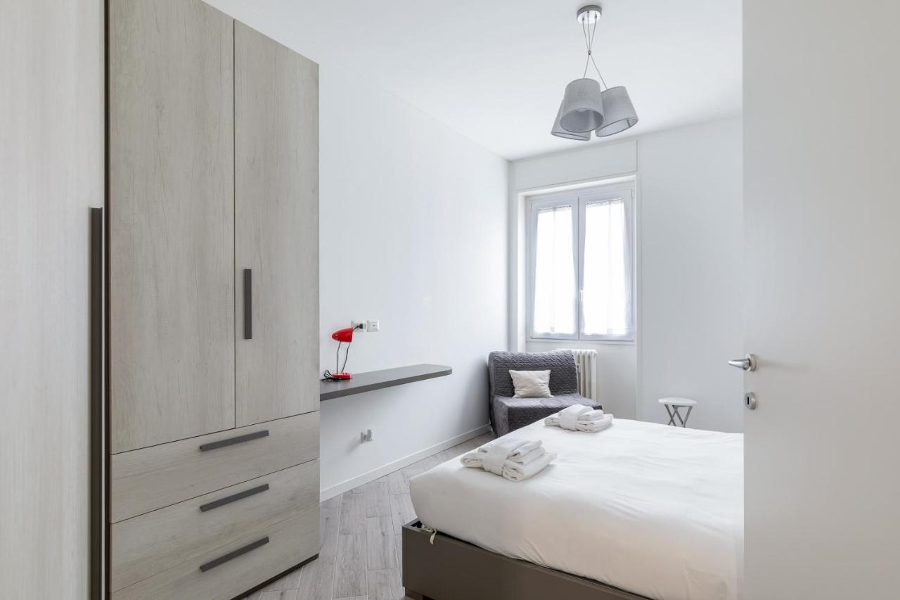 Piazza De Angeli M1 Comfortable Flat With Balcony Milánó Kültér fotó