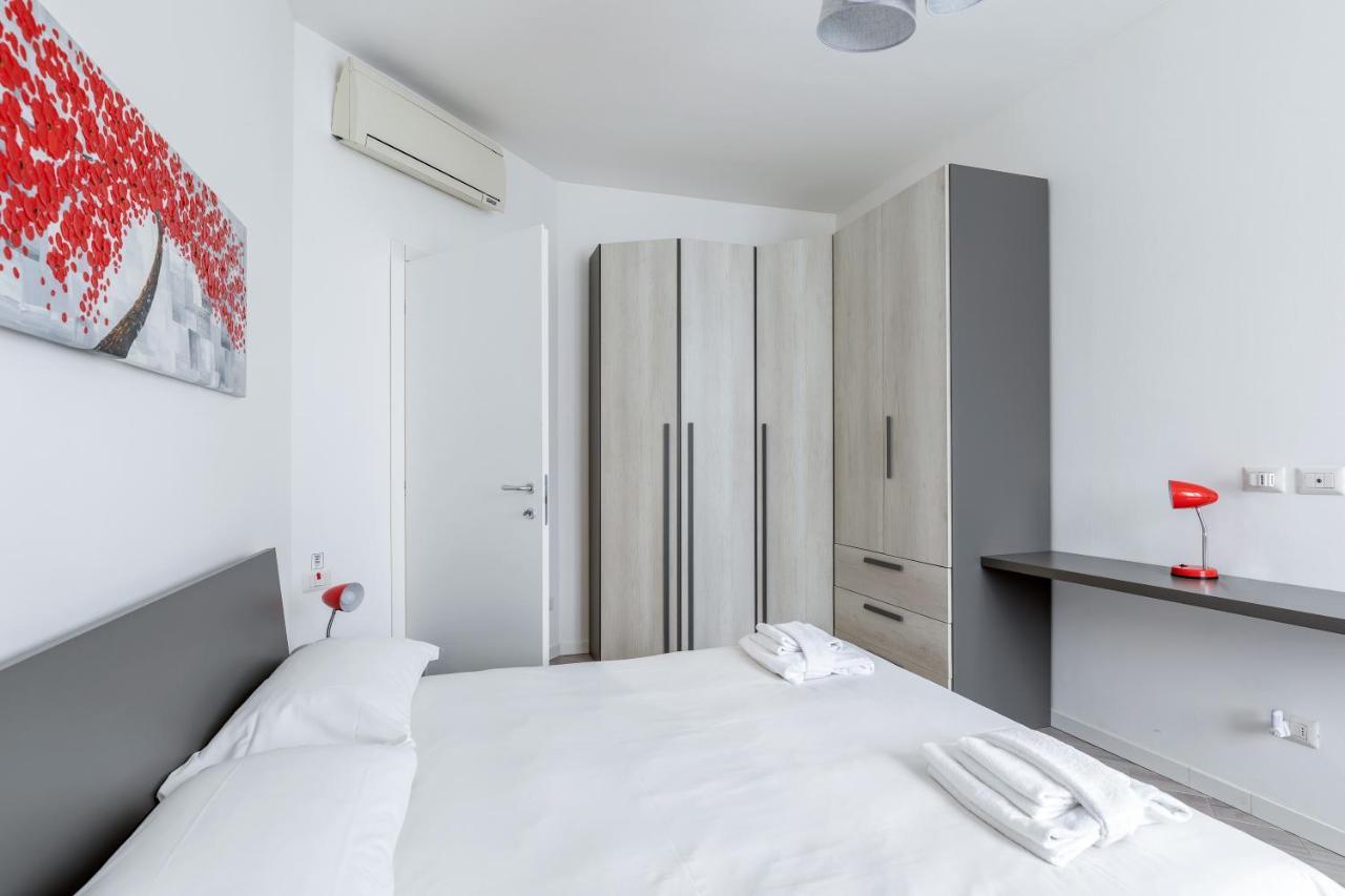 Piazza De Angeli M1 Comfortable Flat With Balcony Milánó Kültér fotó