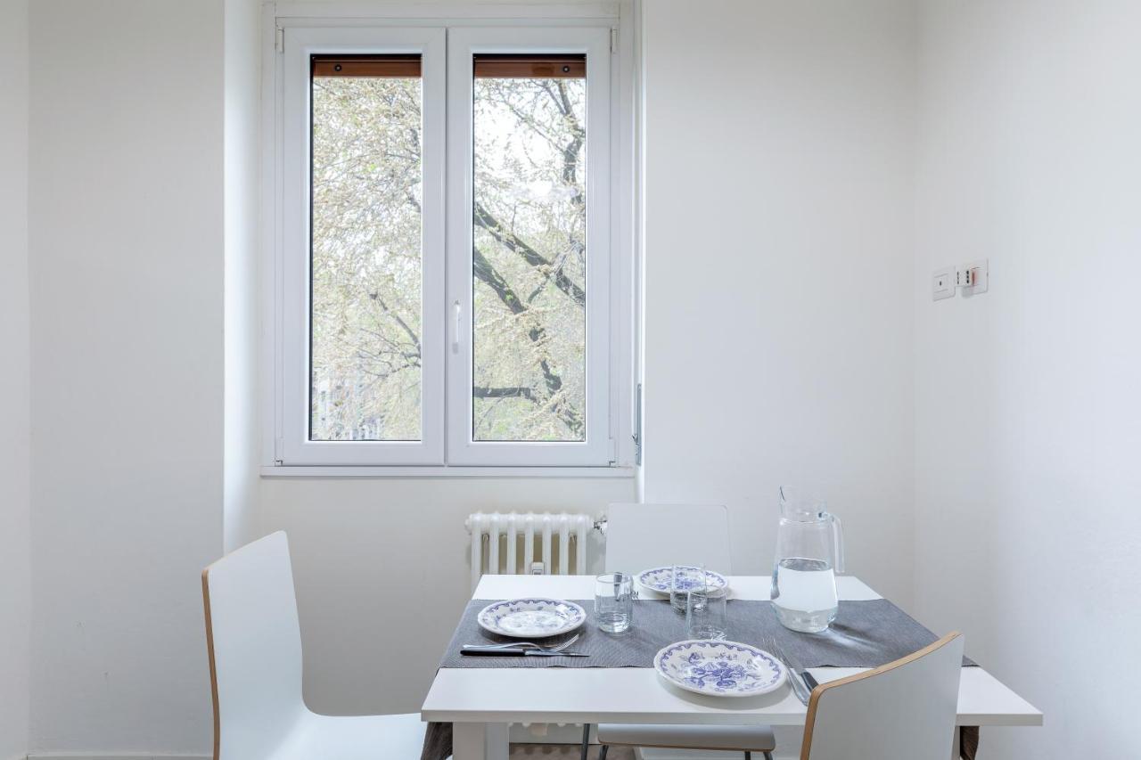 Piazza De Angeli M1 Comfortable Flat With Balcony Milánó Kültér fotó