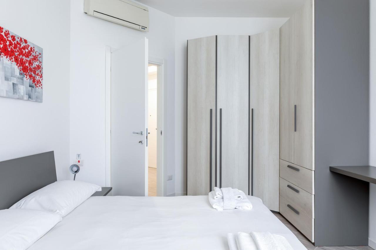 Piazza De Angeli M1 Comfortable Flat With Balcony Milánó Kültér fotó